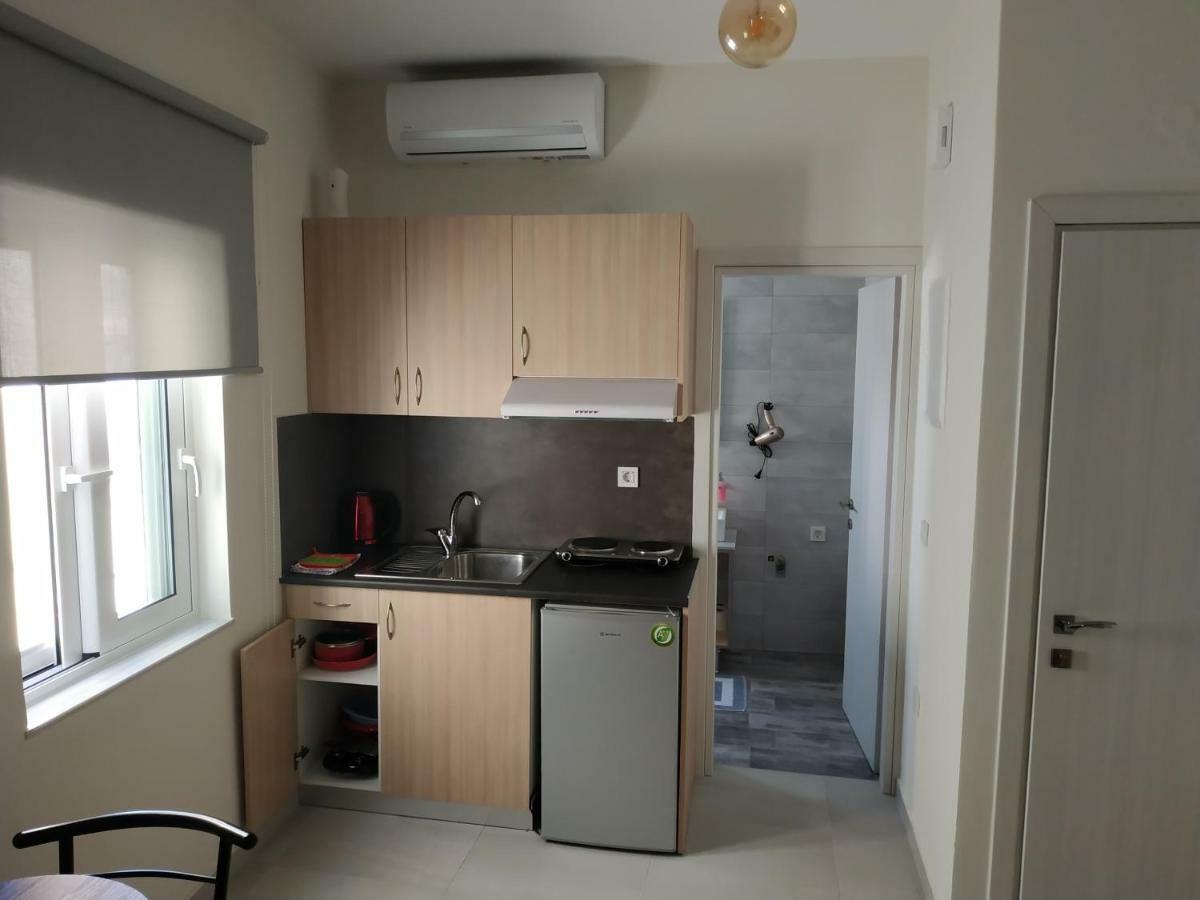 The 3 Brothers' Apts 干尼亞 外观 照片